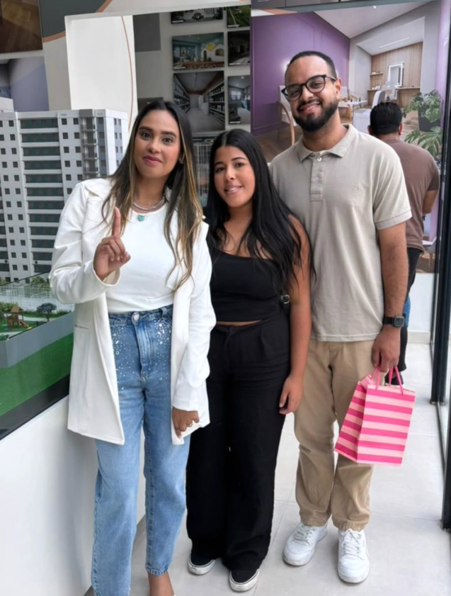 Tayna — Corretora Andorinha